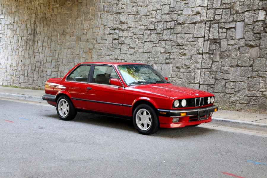 BMW E30 325is