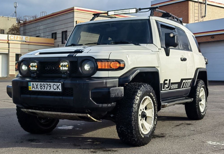 Toyota FJ Cruiser 2008 - Газ Бензин 4,0 л - $18500