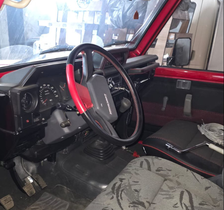 Toyota Land Cruiser 70