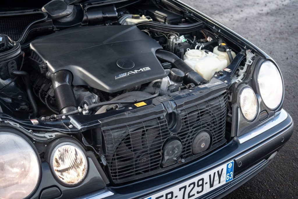 Mercedes-Benz E55 AMG