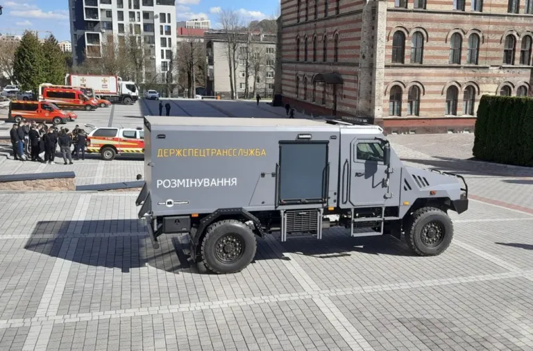 Isuzu FTS34