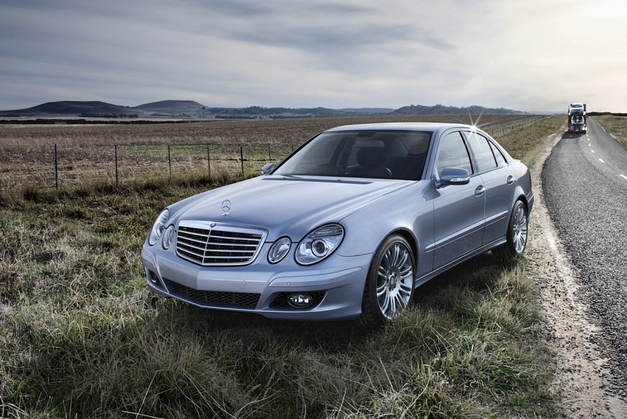 Mercedes-Benz E-Class W211