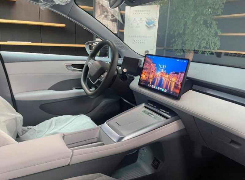 Roewe D6