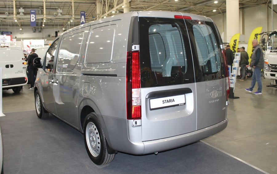 Hyundai Staria 2.2 CRDi 3-Cargo