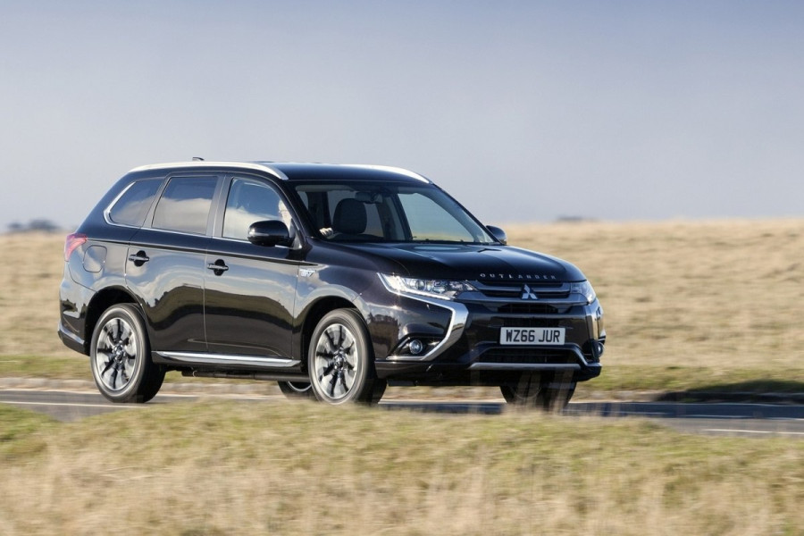 Mitsubishi Outlander PHEV (2016)
