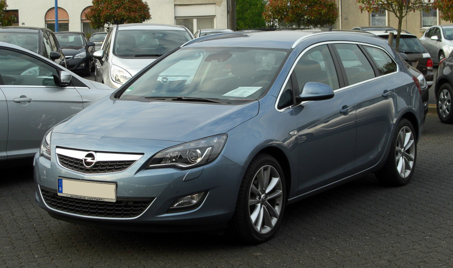Opel Astra Sports Tourer (2013)