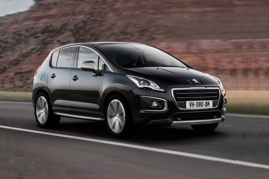 Peugeot 3008 HYbrid4 (2015)