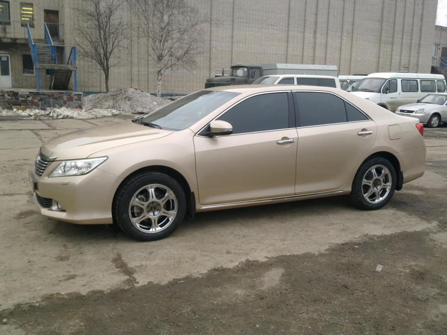 golden Toyota Camry 50