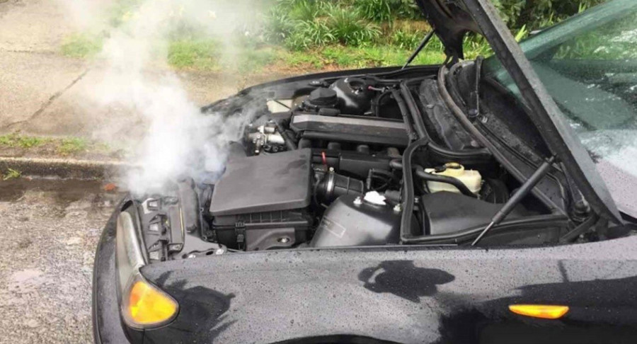 Двигун автомобіля перегрівся у заторі