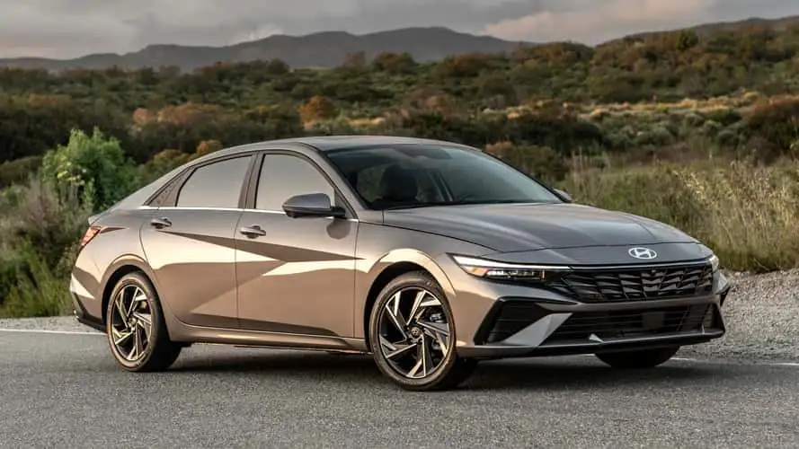Hyundai Elantra SE 2025