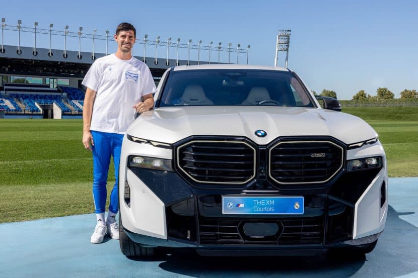 BMW i7
