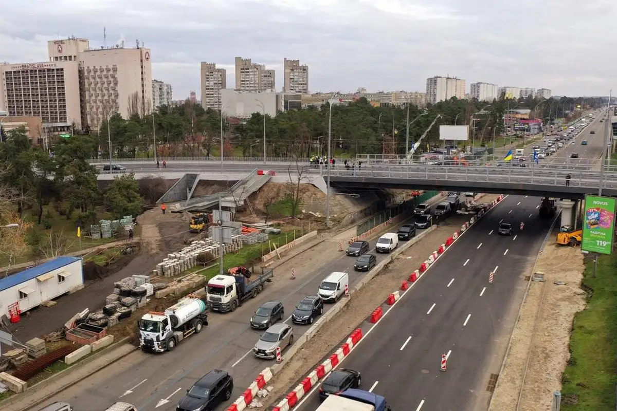 У Києві відкрили рух новим мостом