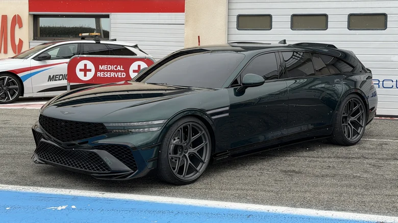 Genesis G90 Magma Wingback