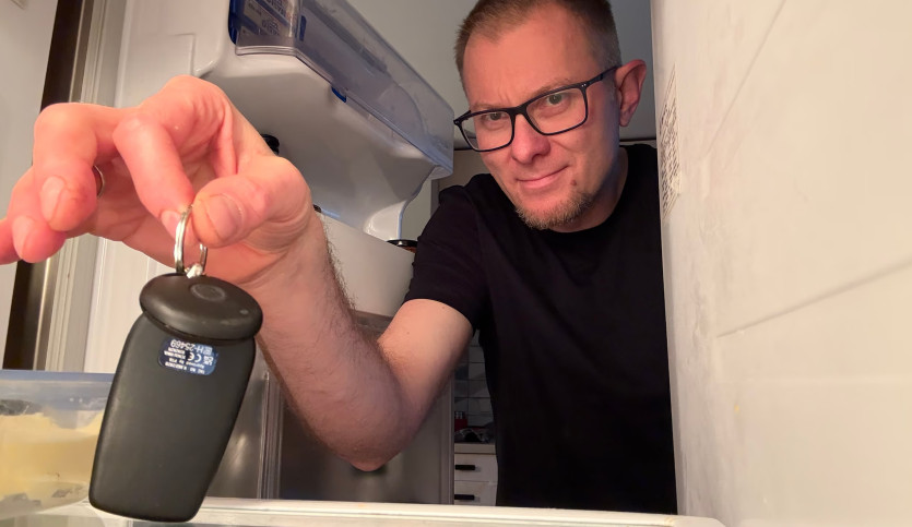 ключі у холодильнику