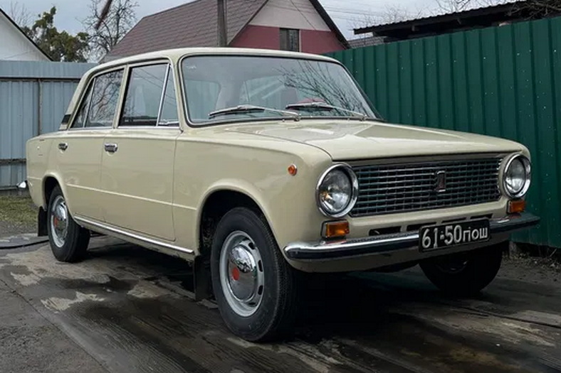 ВАЗ-21011