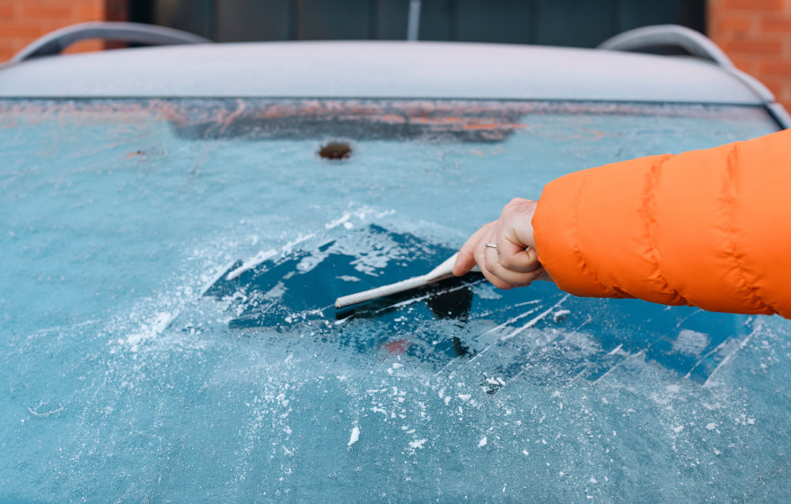 замерзлі вікна авто