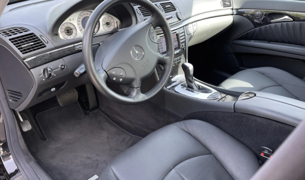 Mercedes-Benz E-Class W211