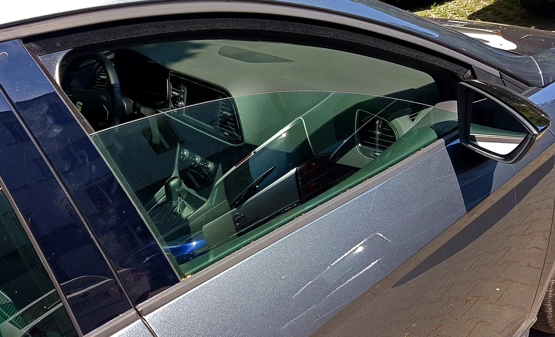 У Європі почали штрафувати за відкриті вікна авто