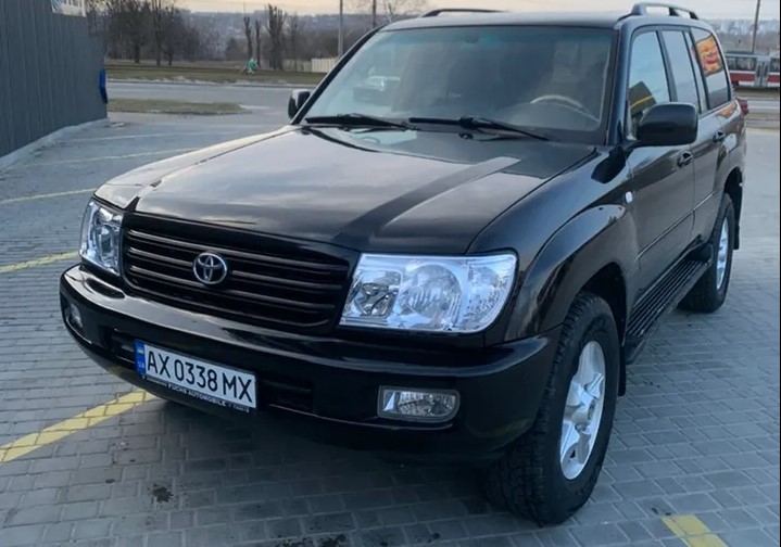 Toyota Land Cruiser 105