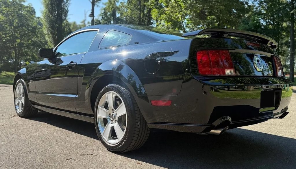 Ford Mustang 2006