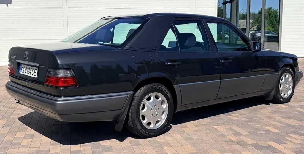 Mercedes-Benz E-Class W124