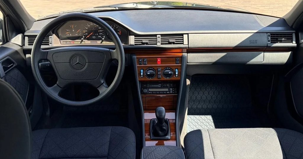 Mercedes-Benz E-Class W124