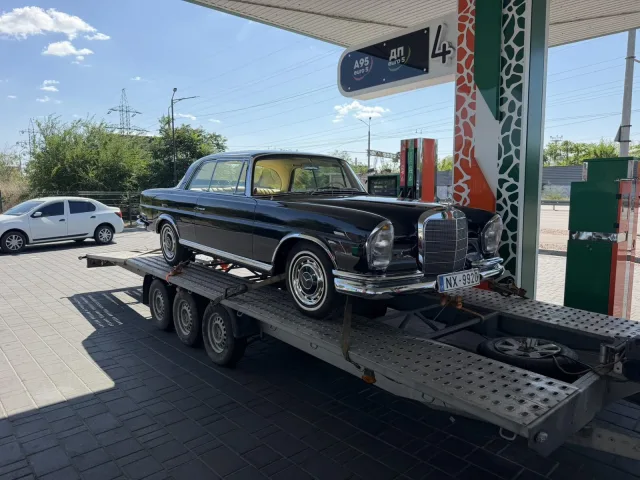 Mercedes-Benz W111
