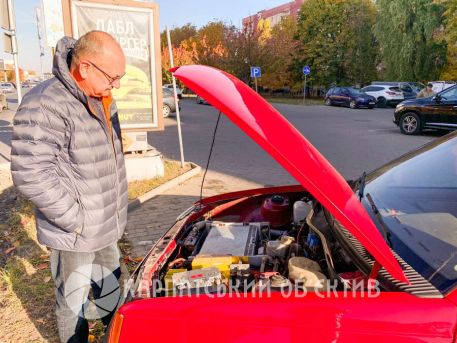 Украинец своими руками сделал электромобиль на базе старого Opel Kadett  1